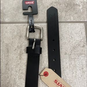 LEVIS Mens Black Leather 1.25” Belt size 38 NEW